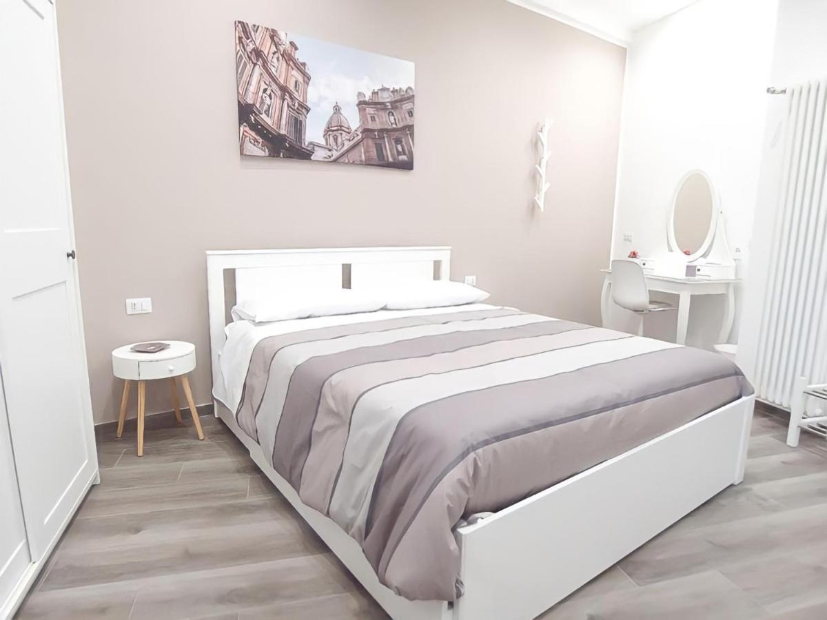 Garibaldi Rooms 29 - Piazza Marina A Palermo - In Pieno Centro. Kültér fotó